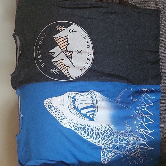 Two Old Navy boys shirts - Picture 1 of 7